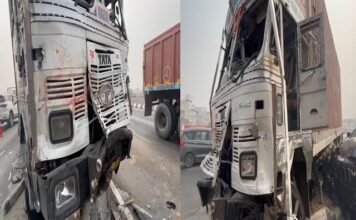 Haryana Accident: हाईवे पर कार के ऊपर पलटा बेकाबू ट्रक, पांच लोगों की मौत, हरियाणा में बड़ा हादसा हरियाणा के बुधवार की रात को एक बड़ा हादसा हुआ। भूसे से लदा एक ट्रक हाईवे पर एक आल्टो कार के ऊपर पलट गया।