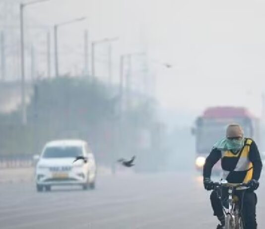 डॉ. चंद्रमोहन ने बताया कि शुक्रवार को सक्रिय हुए पश्चिमी विक्षोभ के प्रभाव से कहीं-कहीं हल्के बादल छाए रहे।