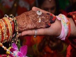 फडणवीस सरकार द‍िव्‍यांगजनों के ल‍िए एक शानदार योजना लेकर आई है। द‍िव्‍यांग जन को शादी करने के ल‍िए 1.5 लाख रुपये द‍िए जाएंगे।