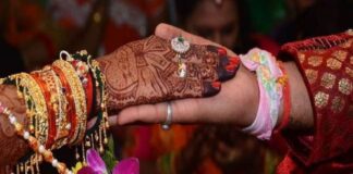 फडणवीस सरकार द‍िव्‍यांगजनों के ल‍िए एक शानदार योजना लेकर आई है। द‍िव्‍यांग जन को शादी करने के ल‍िए 1.5 लाख रुपये द‍िए जाएंगे।