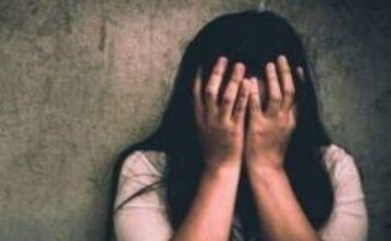 फरीदाबाद में मानवता को शर्मसार करने वाली घटना सामने आई, जब 25 वर्षीय युवती के साथ चलती वैन में सामूहिक दुष्कर्म और मारपीट की गई।