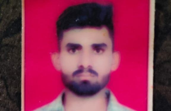 IMG-20251215-WA0030 यमुनानगर: जिले के बिलासपुर में ड्यूटी के दौरान करंट लगने वाले बिजली निगम के एएलएम 28 वर्षीय संदीप कुमार की इलाज के दौरान मौत हो गयी है