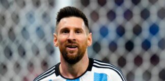 दुनिया के सबसे महान फुटबॉल खिलाड़ियों में से एक लियोनेल मेसी भारत के दौरे पर हैं और उनकी दिल्ली में भव्य आगवानी की तैयारियां जोरों पर हैं।