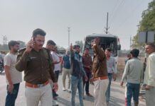 Road Accident: जींद-रोहतक नेशनल हाईवे पर दो स्कूल बसों के बीच टक्कर; हादसे में छह बच्चे घायल रोहतक में जींद-रोहतक नेशनल हाईवे 71 पर लाखनमाजरा के पास दो स्कूल बस आपस में टकरा गईं। हादसे में छह बच्चे घायल हो गए। घायलों को अस्पताल में भर्ती कराया गया है।