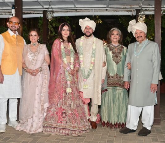 ​बच्चन के बाद अब रोशन परिवार में भी ऐश्वर्या नाम की बहुरानी आ गई हैं। जिनका ब्राइडल लुक सोशल मीडिया पर छाया हुआ है, तो उनकी खूबसूरती ने सबका दिल जीत लिया।