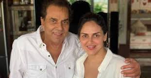 दिग्गज अभिनेता धर्मेंद्र के निधन के बाद देओल परिवार इस समय बड़े दुख से गुजर रहा है।