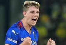 ऑस्ट्रेलिया की नजर अब निचले क्रम से रन जोड़ने पर होगी, जबकि इंग्लैंड की कोशिश जल्द से जल्द पारी समेटने की रहेगी।