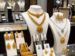 सोने-चांदी के दाम आज यानी 29 दिसंबर को लगातार पांचवें कारोबारी दिन ऑलटाइम हाई पहुंच गए। सोने-चांदी के दाम आज यानी 29 दिसंबर को लगातार पांचवें कारोबारी दिन ऑलटाइम हाई पहुंच गए।