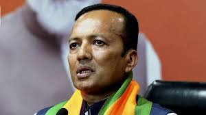 भाजपा सांसद नवीन जिंदल ने उदाहरण देते हुए बताया कि एस्टोनिया, फ्रांस, स्विट्जरलैंड और मेक्सिको जैसे कई देशों ने अपने नागरिकों के लिए सुरक्षित रिमोट और इलेक्ट्रॉनिक वोटिंग की व्यवस्था लागू कर रखी है। भाजपा सांसद नवीन जिंदल ने उदाहरण देते हुए बताया कि एस्टोनिया, फ्रांस, स्विट्जरलैंड और मेक्सिको जैसे कई देशों ने अपने नागरिकों के लिए सुरक्षित रिमोट और इलेक्ट्रॉनिक वोटिंग की व्यवस्था लागू कर रखी है।