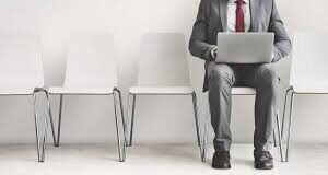 छंटनी से बचानी है अपनी नौकरी? तो आज से शुरू कर दें ये 5 काम, वरना अगला नंबर आपका लग सकता है तेजी से बदल रहे जॉब मार्केट में छंटनी का दौर लगातार जारी है। नामचीन कंपनियों ने एक साल में हजारों लोगों को नौकरी से निकाल दिया है और कुछ छंटनी की तैयारी कर रही है।