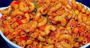 अक्सर पास्ता बनाने के लिए उसे अलग से उबालने और फिर सॉस तैयार करने में काफी समय लग जाता है, लेकिन कुकिंग एक्सपर्ट पूनम देवनानी ने कुकर में सिर्फ 2 सीटी लगाकर इसे बनाने का एक आसान तरीका बताया है जिससे समय कम और बेहतरीन स्वाद मिलेगा।