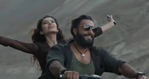 ‘धुरंधर’ की एडवांस बुकिंग में तूफानी तेजी! 36 घंटे में बिके 394% अधिक टिकट, अभी धमाके में दो दिन बाकी 'धुरंधर' की रिलीज में अब सिर्फ दो दिन बचे हैं। हालांकि, अभी भी फिल्म की एडवांस बुकिंग लिमिटेड शोज के लिए ही खुली हैं। बावजूद इसके बीते 36 घंटों में टिकटों की बिक्री 394% बढ़ी है।