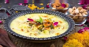 दिवाली पर अगर आप चावल की खीर नहीं बनाना चाहते हैं, तो पनीर की खीर बनाकर लोगों का मुंह मीठा कर सकते हैं।