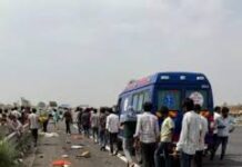 वो तड़पते रहे, कई वाहन गुजरे, कोई नहीं रुका.. दिल्ली-मुंबई एक्सप्रेसवे हादसे में दंपति की मौत का जिम्मेदार कौन नूंह के डिप्टी कमिश्नर अखिल पिलानी ने कहा कि उन्हें हादसे की जानकारी नहीं थी। उन्होंने कहा कि जांच के बाद अगर किसी की लापरवाही पाई गई तो सख्त कार्रवाई की जाएगी।