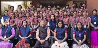 केवीएस-एनवीएस विद्यालयों में टीचिंग और नॉन टीचिंग वैकेंसी में फॉर्म भरने का आखिरी मौका है। आवेदन की लास्ट डेट आगे बढ़ गई है।