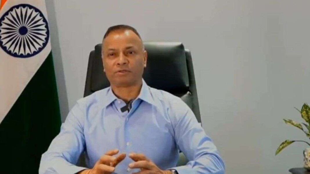 हरियाणा के डीजीपी ओपी सिंह पुलिस के जवानों पर एक पोस्ट लिखी है। इस पोस्ट पर उन्होंने अपने अनुभव भी शेयर किए हैं। उन्होंने बताया कि एक पुलिस वाले को किन चुनौतियों का सामने करना पड़ता है।