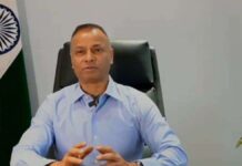 बिना डरे-बिना थके, दिन-रात बदमाशों से लड़ते हैं, अकेले रहते हैं… पुलिस जवानों पर हरियाणा DGP का इमोशनल पोस्ट हरियाणा के डीजीपी ओपी सिंह पुलिस के जवानों पर एक पोस्ट लिखी है। इस पोस्ट पर उन्होंने अपने अनुभव भी शेयर किए हैं। उन्होंने बताया कि एक पुलिस वाले को किन चुनौतियों का सामने करना पड़ता है।