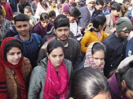 हरियाणा में असिस्टेंट प्रोफेसर (अंग्रेजी) भर्ती परीक्षा के नतीजों पर बवाल मच गया है।