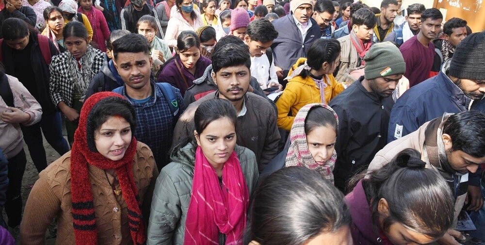 हरियाणा में असिस्टेंट प्रोफेसर (अंग्रेजी) भर्ती परीक्षा के नतीजों पर बवाल मच गया है। हरियाणा में असिस्टेंट प्रोफेसर (अंग्रेजी) भर्ती परीक्षा के नतीजों पर बवाल मच गया है।