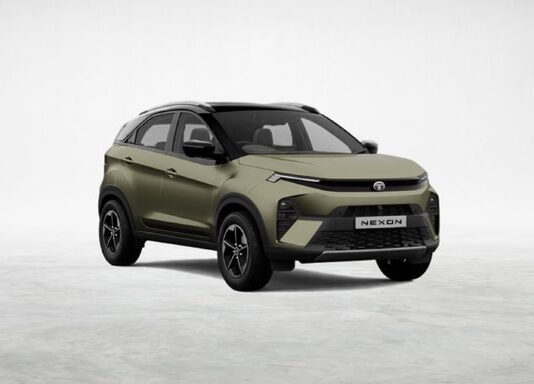 नेक्सॉन ने बीते महीने मारुति सुजुकी डिजायर और हुंडई क्रेटा से लेकर महिंद्रा स्कॉर्पियो समेत अन्य सभी गाड़ियों को पछाड़ दिया।