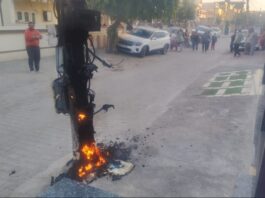 दूसरे पक्ष का आरोप है कि सूबे पक्ष के लोगों ने उन पर फायरिंग की। सूचना पाकर सिविल लाइन थाना प्रभारी पहुंची और घटनास्थल का मुआयना किया। पुलिस ने मौके से खोल भी बरामद किए हैं।