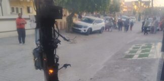 दूसरे पक्ष का आरोप है कि सूबे पक्ष के लोगों ने उन पर फायरिंग की। सूचना पाकर सिविल लाइन थाना प्रभारी पहुंची और घटनास्थल का मुआयना किया। पुलिस ने मौके से खोल भी बरामद किए हैं।