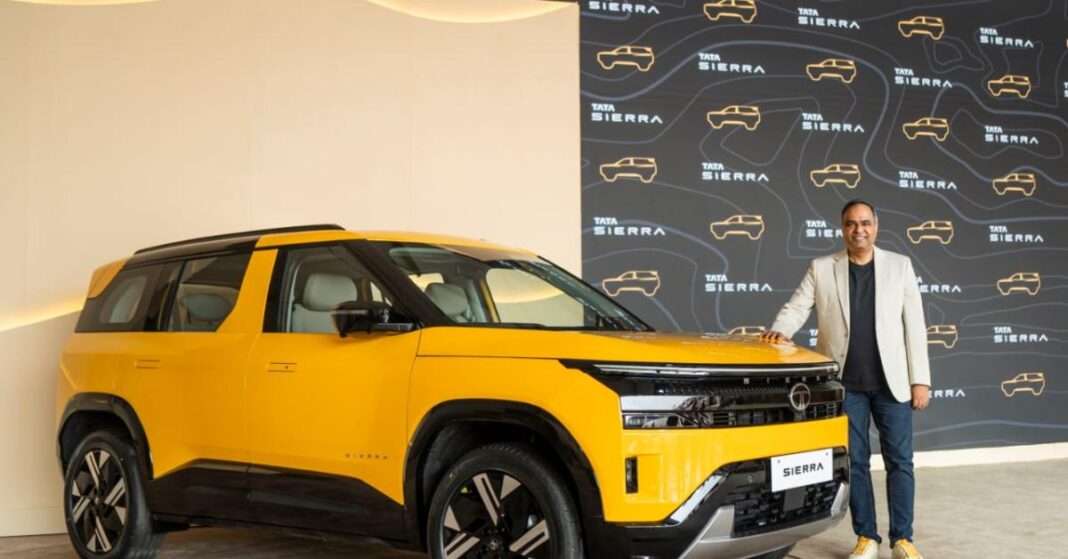 भारतीय बाजार में बीते दिनों टाटा सिएरा की बुकिंग सुनामी देखने को मिली और पहले दिन ही इस एसयूवी ने 70 हजार से ज्यादा कन्फर्म बुकिंग्स हासिल किए