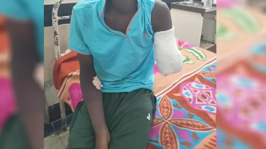 अनिल को तकनीकी निगरानी और जमीनी इनपुट के आधार पर उत्तर प्रदेश के गौतमबुद्ध नगर क्षेत्र से पकड़ लिया गया। अनिल को तकनीकी निगरानी और जमीनी इनपुट के आधार पर उत्तर प्रदेश के गौतमबुद्ध नगर क्षेत्र से पकड़ लिया गया।