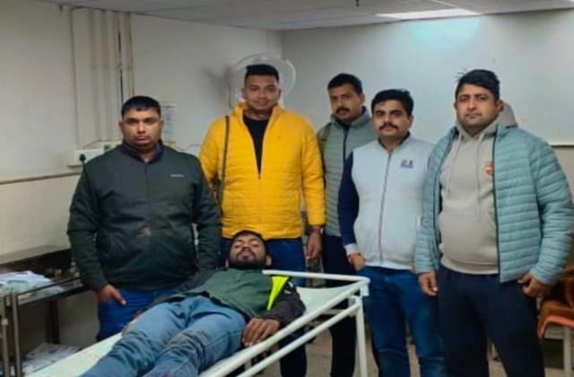 थाना इसराना क्षेत्र में पुलिस और बदमाशों के बीच मुठभेड़ हुई। घायल बदमाश ट्रांसपोर्टर सी-सुब्रमण्यम को गोली मारने के मामले में आरोपी थे। थाना इसराना क्षेत्र में पुलिस और बदमाशों के बीच मुठभेड़ हुई। घायल बदमाश ट्रांसपोर्टर सी-सुब्रमण्यम को गोली मारने के मामले में आरोपी थे।