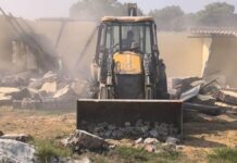 उन्होंने कहा कि कई बार लोग आकर्षक दामों और झूठे वादों के कारण अवैध कॉलोनियों में निवेश कर देते हैं