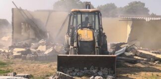 उन्होंने कहा कि कई बार लोग आकर्षक दामों और झूठे वादों के कारण अवैध कॉलोनियों में निवेश कर देते हैं