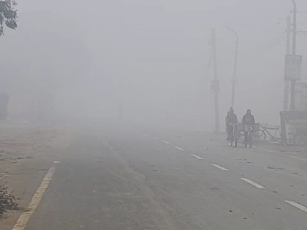 मौसम विभाग ने जनवरी के अंत तक कड़ाके की ठंड रहने की संभावना जताई है। ऐसे में हरियाणा के लोगों को अभी ठंड से राहत नहीं मिलने वाली।