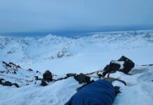 रोहताश खिलेरी माउंट एवरेस्ट पर भी 24 घंटे रुककर रिकॉर्ड बनाना चाहते हैं। लेकिन ये और भी मुश्किल है।