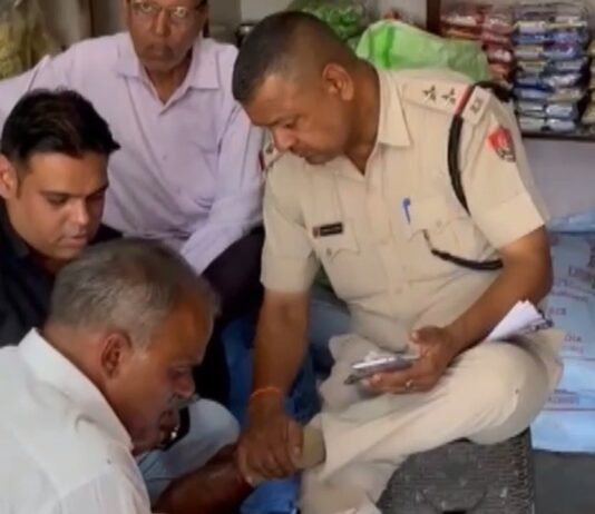 हिसार के पटेल नगर में स्थित एक दुकान पर अज्ञात हमलावरों ने चाकू से वार किया।