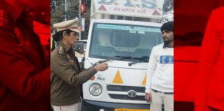 दिल्ली से सटे गुरुग्राम में सड़क हादसों पर लगाम लगाने के लिए पुलिस ने गलत दिशा में वाहन चलाने वालों के खिलाफ सख्ती बढ़ा दी है।