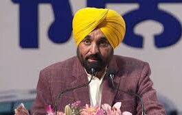 पंजाब सरकार ने अनुशासनहीनता पर सख्ती दिखाते हुए दो–तीन साल से बिना अनुमति ड्यूटी से गायब चार कर्मचारियों को 'डीम्ड इस्तीफा' के तहत सेवा से हटा दिया।