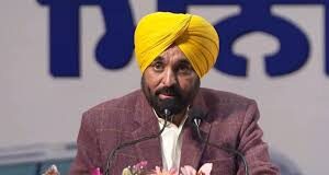 पंजाब सरकार ने अनुशासनहीनता पर सख्ती दिखाते हुए दो–तीन साल से बिना अनुमति ड्यूटी से गायब चार कर्मचारियों को 'डीम्ड इस्तीफा' के तहत सेवा से हटा दिया।