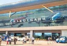 उन्होंने बताया कि कई संगठनों, व्यापारिक संस्थाओं और आम लोगों की ओर से घरेलू उड़ानों की संख्या बढ़ाने की लगातार मांग आ रही है