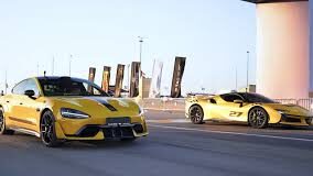 फरारी को दुनिया की सबसे तेज कारों में से एक माना जाता है। आपने भी इसकी तारीफें सुनी होंगी।