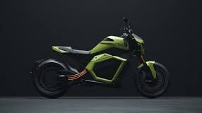CES 2026 में एक कंपनी ने दुनिया की पहली ऐसी प्रोडक्शन-रेडी मोटरसाइकल पेश की है जो सॉलिड-स्टेट बैटरी तकनीक से लैस है।