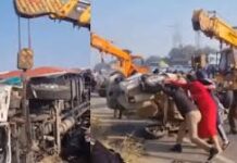 करनाल में नेशनल हाइवे पर करनाल से पानीपत साइड एक ट्रक लिबर्टी की बस के आगे चल रहा था।