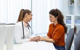 सर्वाइकल कैंसर एक खतरनाक बीमारी है, लेकिन इसे आसानी से रोका भी जा सकता है।