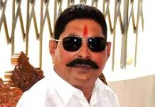 बेखाैफ अनंत: कोख में करता रहा बेटियों का कत्ल, 8वींं बार भ्रूण लिंग की जांच करता पकड़ा गया जजपा नेता डॉक्टर डॉ. अनामिका बिश्नोई ने बताया कि आरोपी अनंतराम पर भ्रूण लिंग जांच के 7 केस पहले से ही दर्ज हैं।