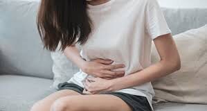 गायनेकोलॉजिस्ट डॉक्टर प्रज्ञा कहती हैं कि चूंकि यह लड़की अनमैरिड थी और आगे चलकर उसे शादी और प्रेग्नेंसी भी करनी होगी