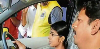 एक ड्राइवर ने दावा किया कि उसने अमेरिका के पश्चिमी तट से पूर्वी तट तक का सफर तय किया, और दावा किया है कि इस दौरान उसने एक बार भी गाड़ी के स्टीयरिंग या कंट्रोल को हाथ नहीं लगाया।