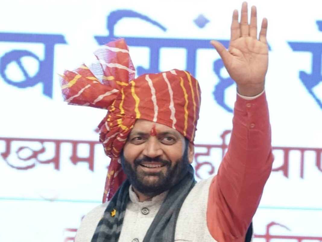 हिसार में मुख्यमंत्री नायब सैनी ने गांव किरमारा स्थित श्री कामेश्वर धाम पहुंचकर ब्रह्मलीन संत मुनि गिरी जी महाराज को श्रद्धांजलि दी और धाम के लिए 11 लाख रुपये की घोषणा की