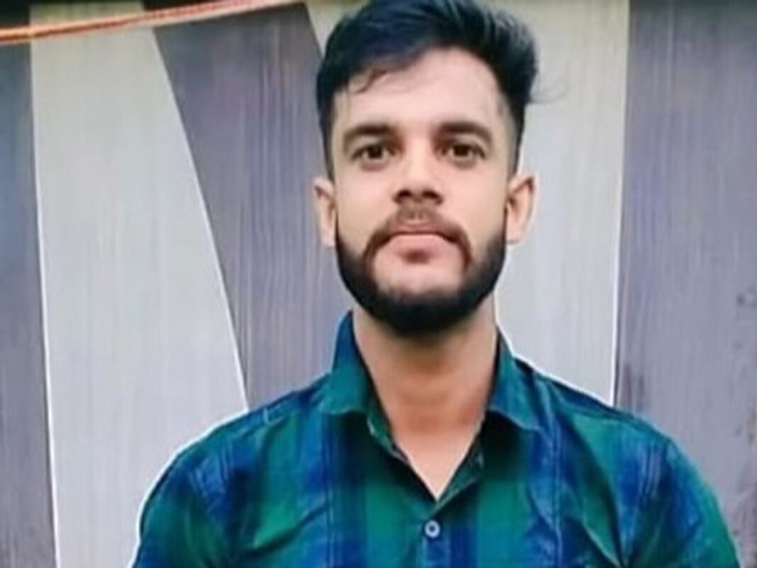 हरियाणा के झज्जर जिले के रहने वाले मोहित जम्मू कश्मीर में डोडा में हुए हादसे में शहीद हो गए हैं। हरियाणा के झज्जर जिले के रहने वाले मोहित जम्मू कश्मीर में डोडा में हुए हादसे में शहीद हो गए हैं।