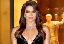 ‘द ब्लफ’ की स्क्रीनिंग के दौरान प्रियंका चोपड़ा ने दिया दर्शकों को सरप्राइज, फिर हुआ कुछ ऐसा; वीडियो वायरल प्रियंका चोपड़ा का एक वीडियो सोशल मीडिया पर तेजी से वायरल हो रहा है।