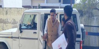 आरोपी ने शिकायतकर्ता से कुल 1 लाख रुपये की मांग की थी, जिसमें से 70 हजार रुपये पहले ही ले चुके थे।