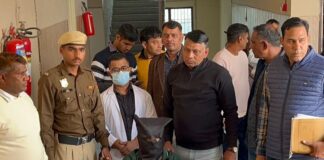 पुलिस अधीक्षक ने बताया कि गुरमीत अभी उपचाराधीन है। उसे ठीक होने के बाद रिमाइंड पर लिया जाएगा।